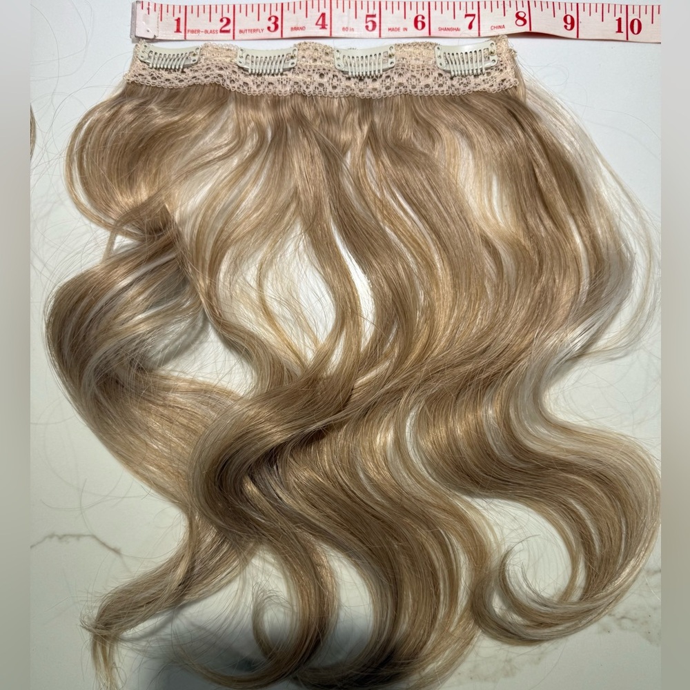 HAIR, Qty 4, 16” Wavy Clip or Halo Extensions, Blonde/Platinum - Picture 6 of 10